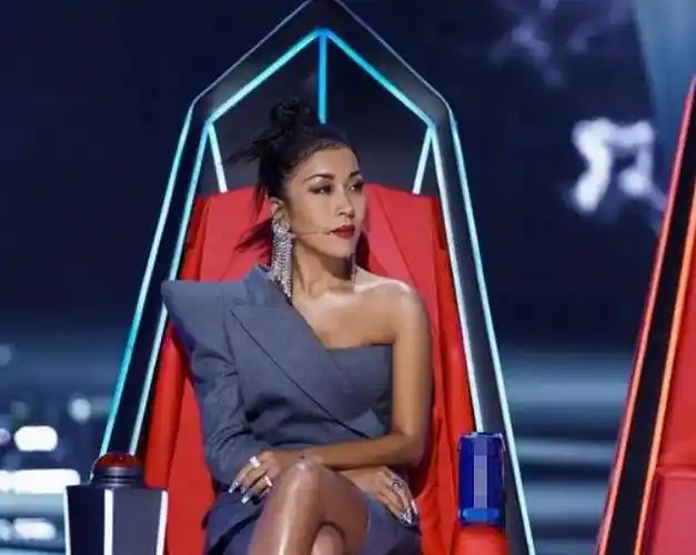 从"大山里的黑珍珠"到歌手出道,吉克隽逸都经历了啥?