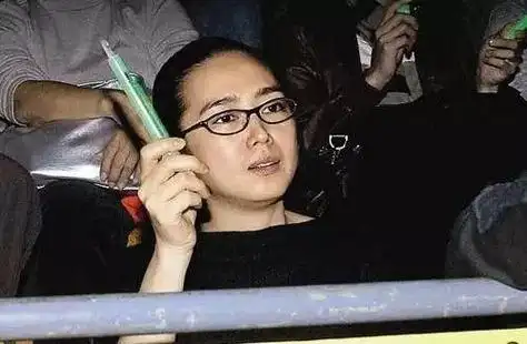 回顾豪门千金朱丽倩为了刘德华有多能忍看完你就全明白了