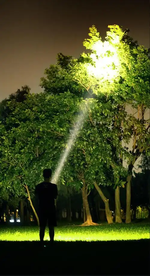 强光手电筒超长续航充电超亮远射氙气灯户外探照疝气灯大功率定制轰天