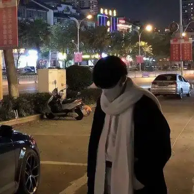 口罩男生侧脸帅气的真人头像