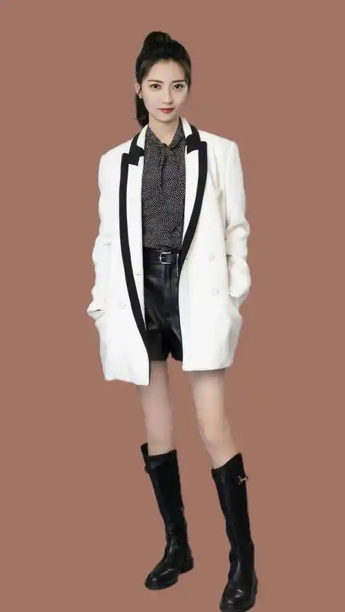 陈钰琪,1992年出生于中国四川省,身高165厘米,体重46公斤.