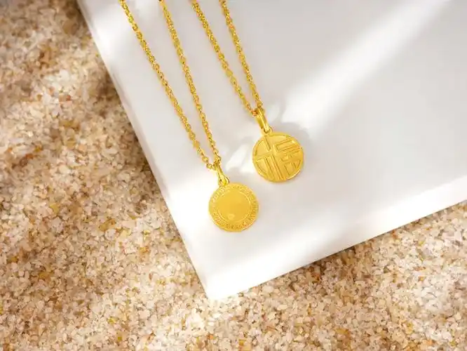 周大福黄金吊坠