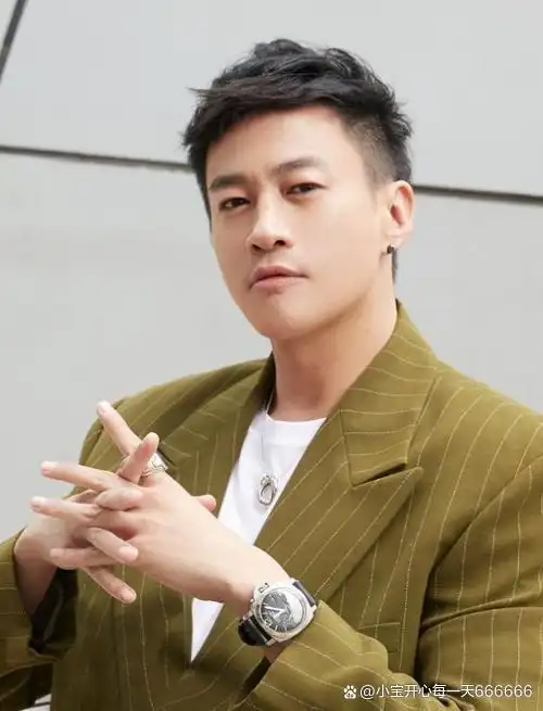 何润东真的带美女去过夜店吗?