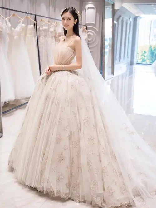 最美的新娘穿漂亮的婚纱这一定是一场浪漫的婚礼