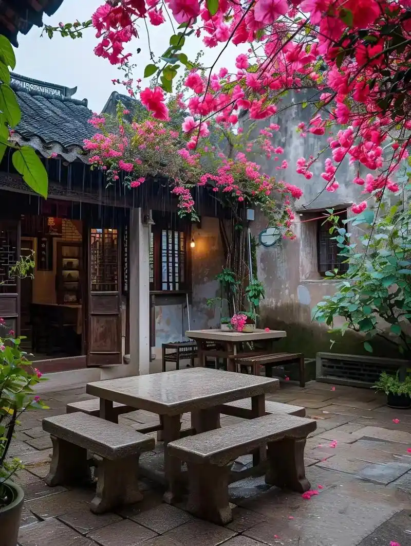 愿你心中安一方小院,院子不大,但装满了对生活的向往和热爱.  - 抖音