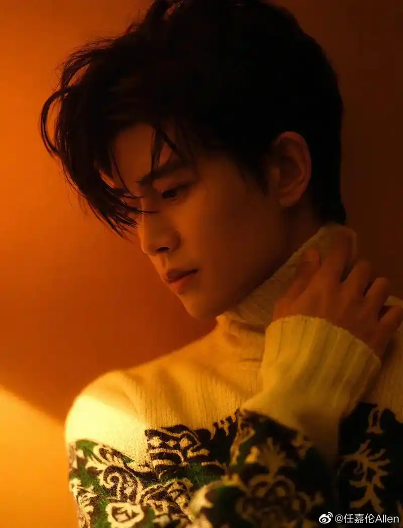 任嘉伦allen #满是嘉伦照片的评论区,嘉人们能满足我吗 - 抖音