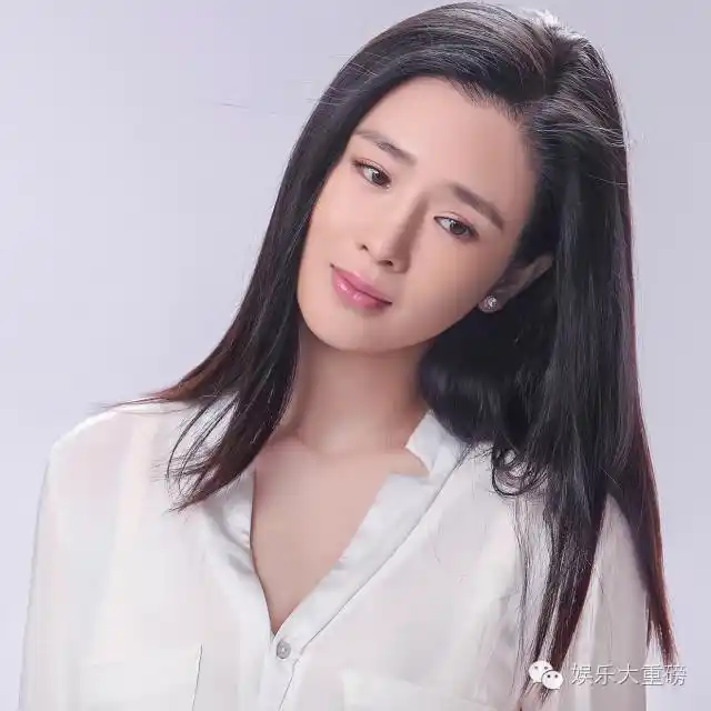 章子怡颜值上位下嫁"头条君",周显欣则闪婚制片人优雅做自己