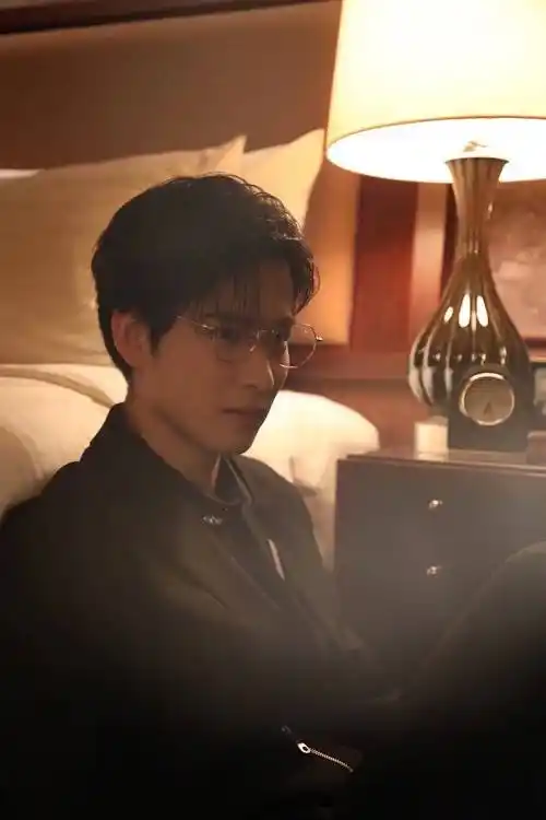 吴昊泽帅气亮相搜狐时尚盛典 《他在逆光中告白2》引期待