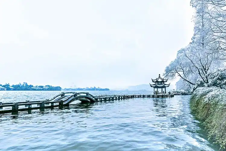 杭州西湖冬景夕影亭双投桥