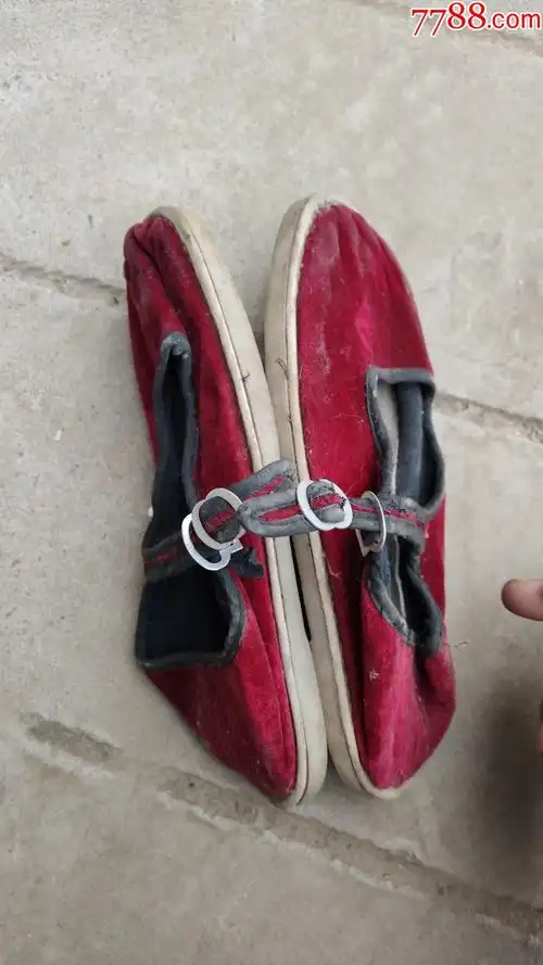 旧鞋收藏女士一带旧布鞋红色绒面塑料底23码上海长征制鞋厂双鸽