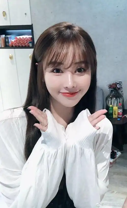 整容换头成名媛婚礼排场超baby老公伪装韩国人