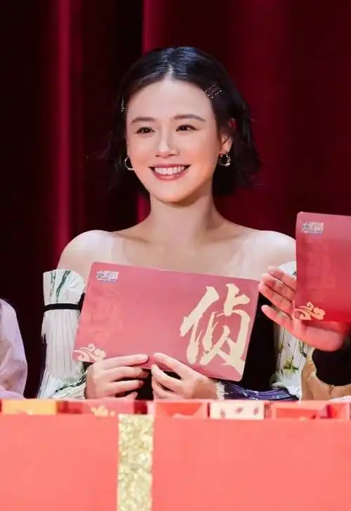 《明侦9》录制进入尾声,何炅透露王鸥迟到原因,鬼鬼被曝将回归_白敬亭