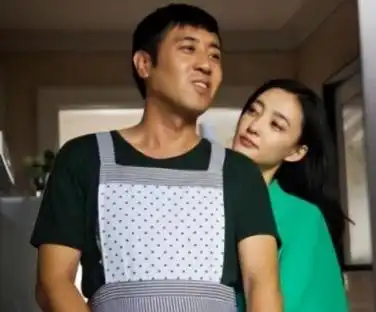 正是在这个阶段,有一度于和伟和王丽坤的绯闻甚嚣尘上,甚至压过了所有