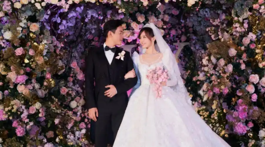 唐嫣讲述婚礼最难忘瞬间被主持人调侃另一半是谁