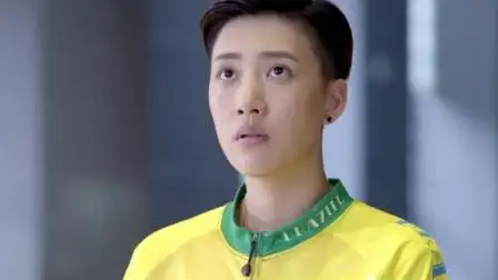 麻辣变形计:柳莎挑战5.9难度攀岩,速度太快,第一高手都懵了