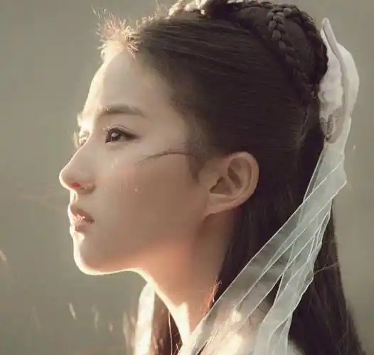 刘晓莉:有两段爱情却至今单身,给刘亦菲找的"干爹"帮了她太多