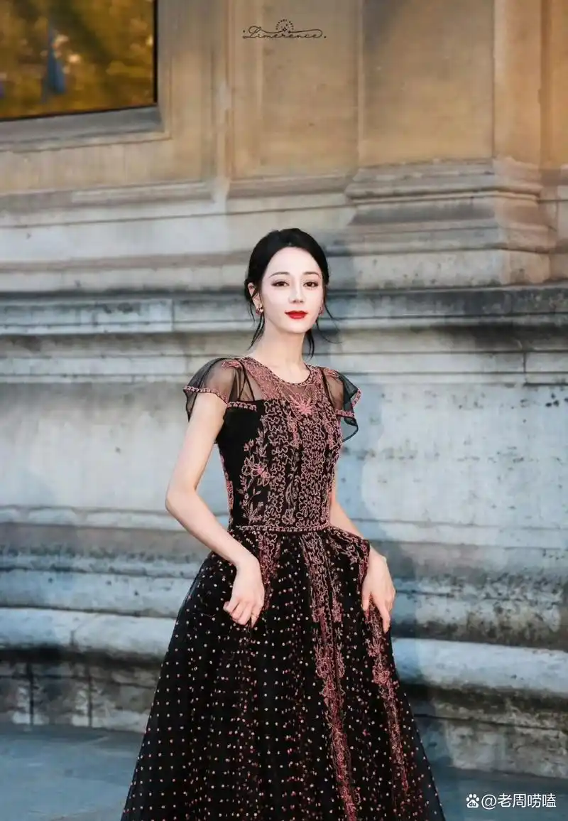 迪丽热巴迪奥高珠展惊艳亮相,珠宝美人璀璨夺目!