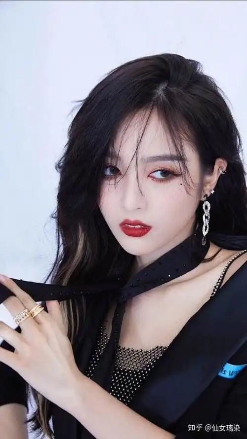 你们觉得的国内娱乐圈神颜是谁?