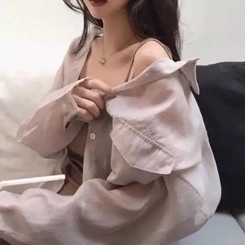 头像女生半身头像