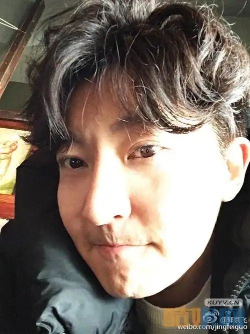 郭京飞生活照写真