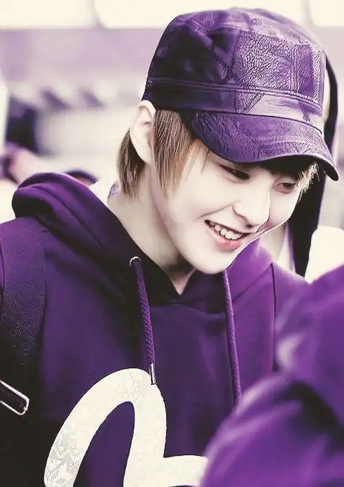 求exo单人十二个人的出道到现在的照片.越多越好