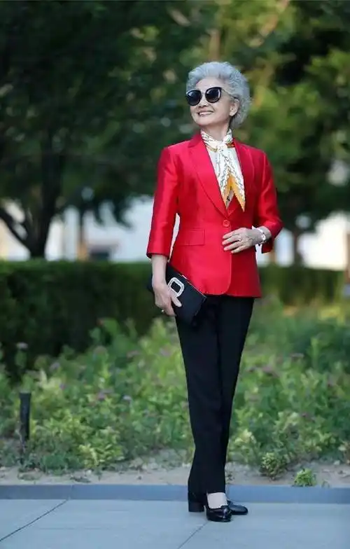 92岁的盛瑞玲是奶奶们的骄傲!