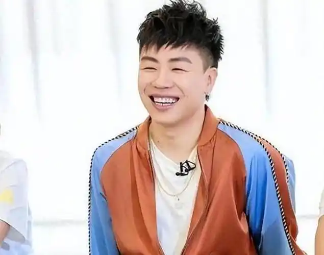 除了颜值什么都比较优秀的胡彦斌撕开了很多人的遮羞布