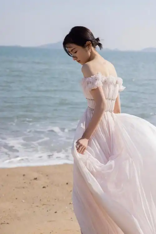 张子枫海边氛围感大片##第34届金鸡奖开幕式