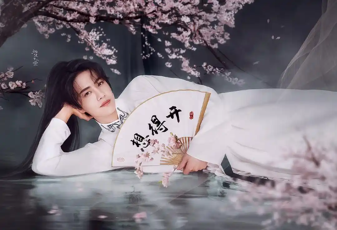 王一博新国风造型#眼里照不出墨恣意的夜色,如果.