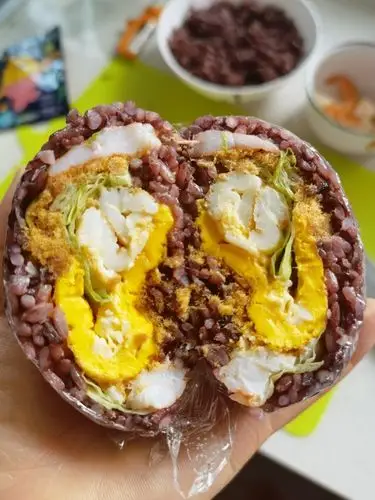 儿童版易消化紫糯米饭团的做法