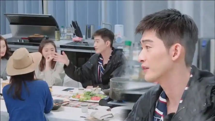 张翰自曝同居女友,早起看到对方很幸福,说出女方大家表情精彩