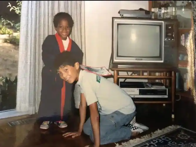 吴彦祖晒出童年照67