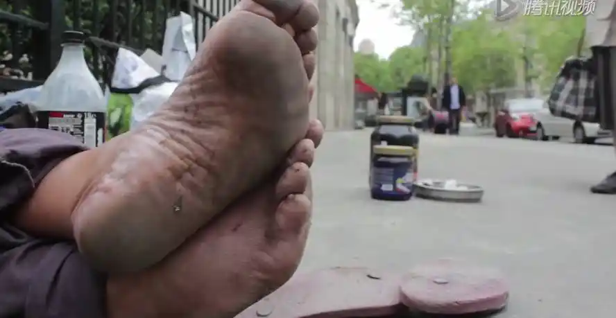 他从街边的流浪汉到ifbb健美比赛,健身让他逆袭贵族!