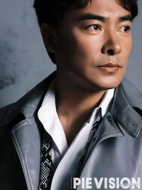 于波最新写真帅气沉稳 梦回电视剧《水月洞天》童大哥