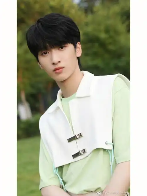 提前祝我们的严浩翔生日快乐