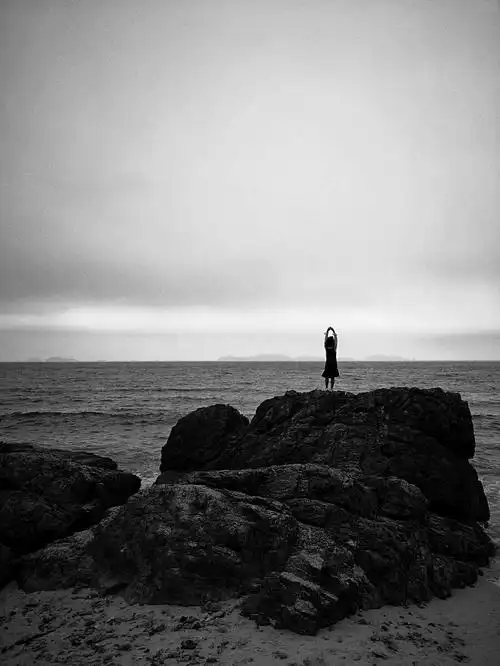 《生命是孤独的旅程》(黑白组) - 隆一longv - 图虫