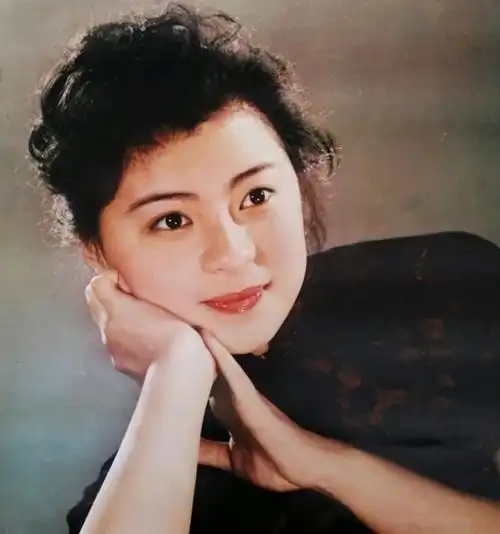 回顾演员刘佳18岁一炮而红巅峰期淡出演艺圈原因让人泪目