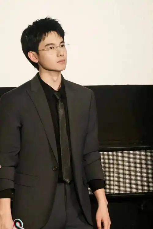 胡先煦你长大了嘿嘿嘿