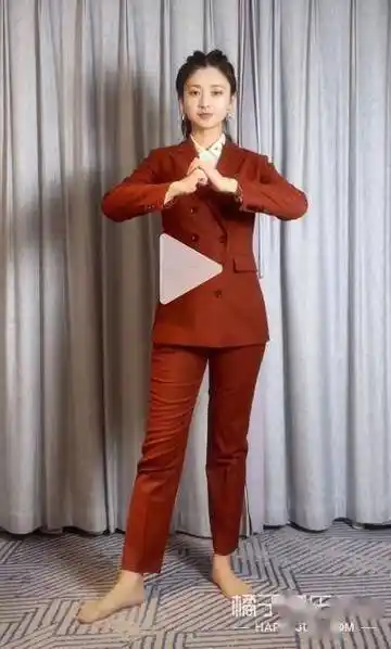 狠狠拿捏农村气质,被当比丑对象?_衣服_姐姐_西装