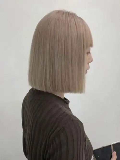 revive漂染|超级显白发色漂染奶茶灰一刀切