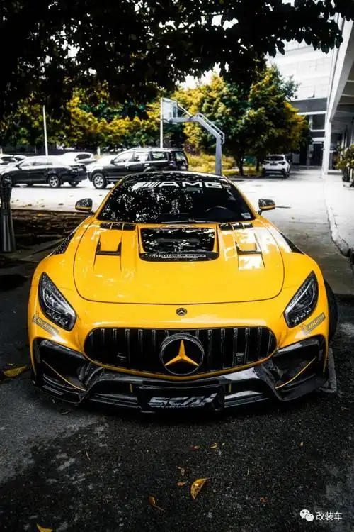 骚气十足的奔驰 amg gt s,原来这种跑车也只能吸引"同性"-蘑菇号
