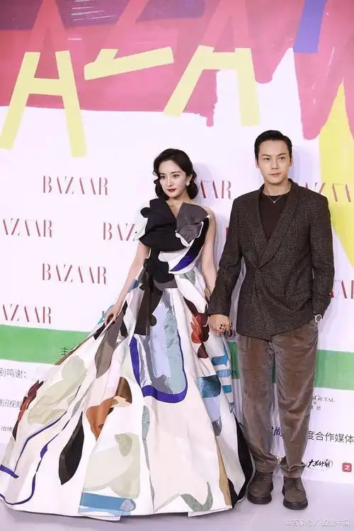 陈伟霆与杨幂确认恋情,甜蜜合体引发网友狂热关注