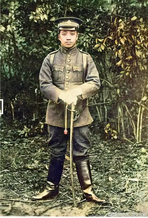 清末新军军服佩刀典制礼仪略考