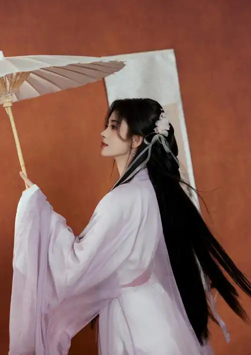 10@鞠婧祎个人工作室微博更新鞠婧祎个人工作室    汉服|@暮云清裳