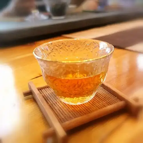 泡一杯茶,等一个人,等一段情