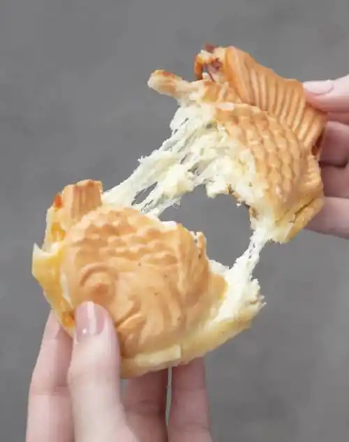 来看看,我们鸣门鲷烧本铺的鲷鱼烧吧~_美味