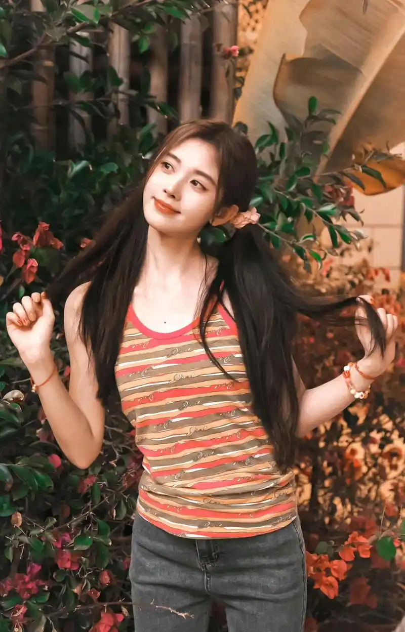 鞠婧祎双马尾造型