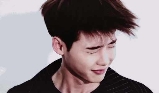 李钟硕帅气甩头发可爱gif动图_动态图_表情包下载_soogif