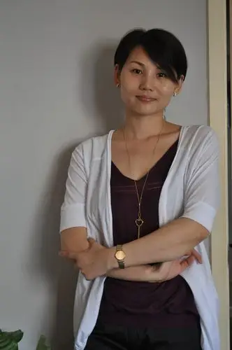 附近40岁以上单身女人