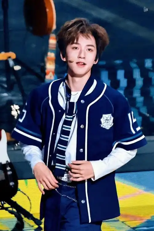 超话星愿池##比耶告白贺峻霖##夏日青春派对##贺峻霖